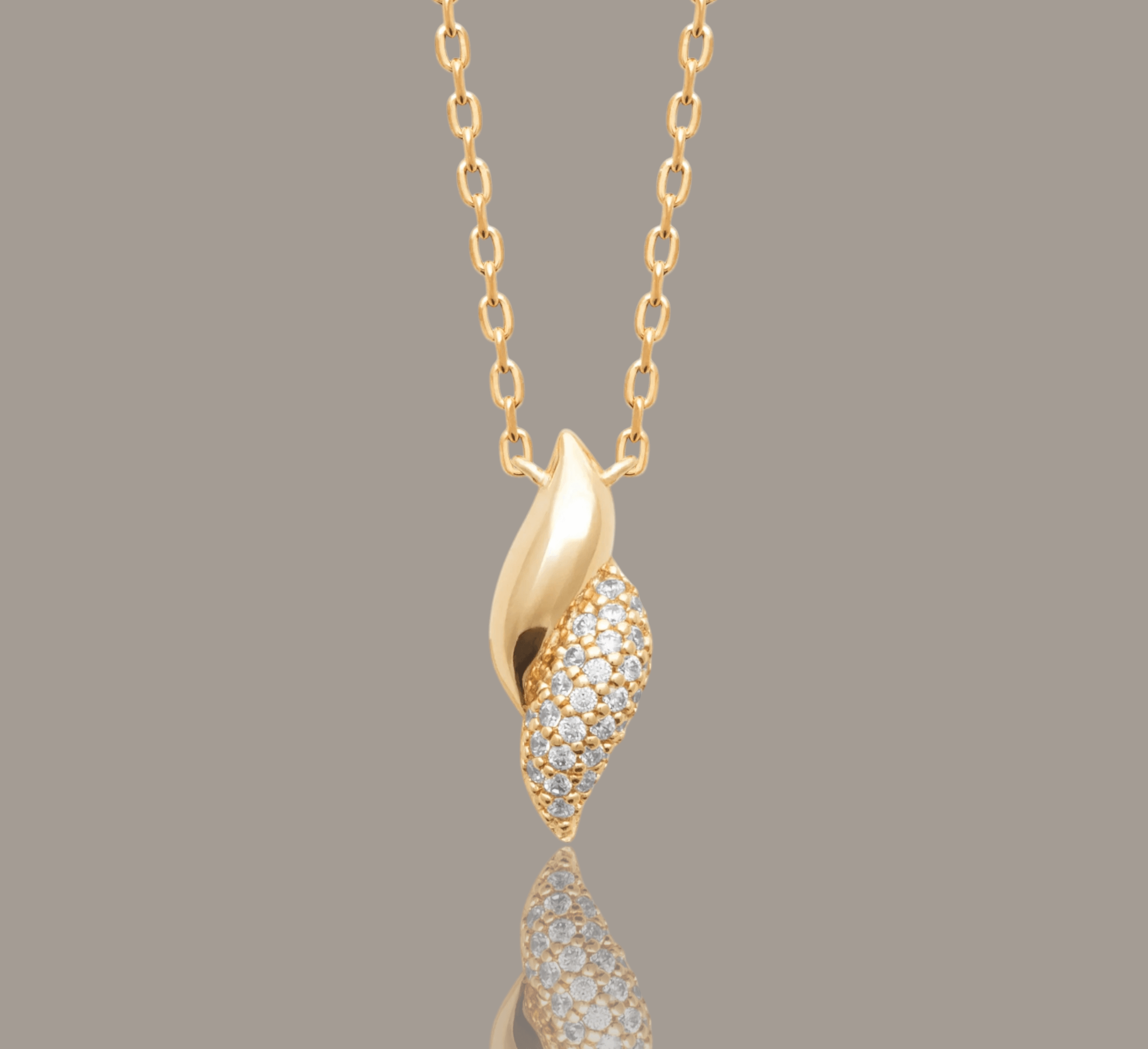 Soft Twisted Pendant Stone-Set