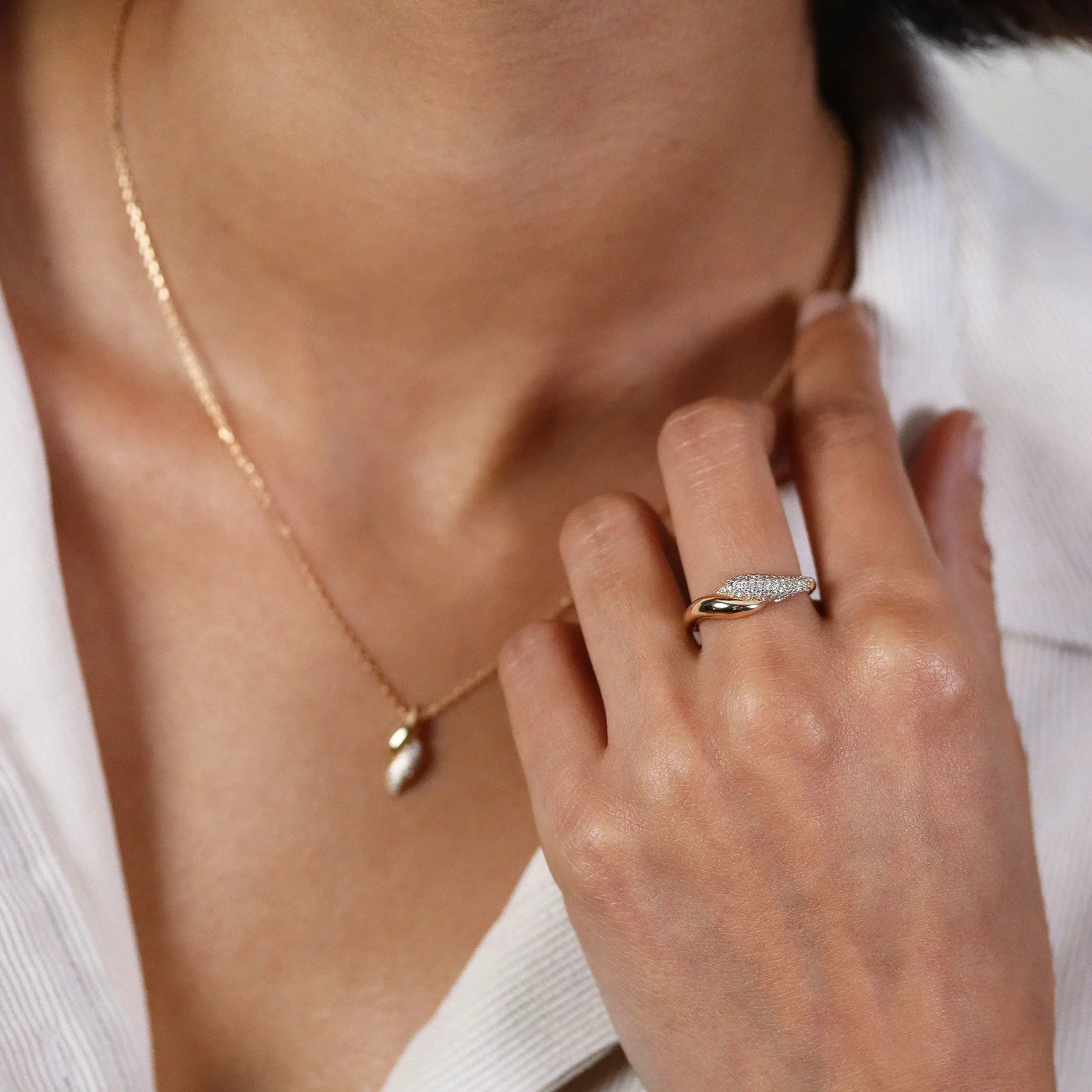 Soft Twist Ring Stone-Set