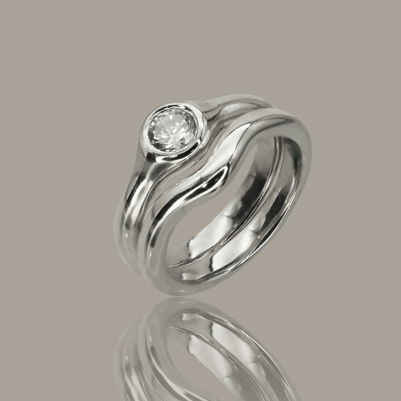 Astra' Curved Fitted Wedding Band