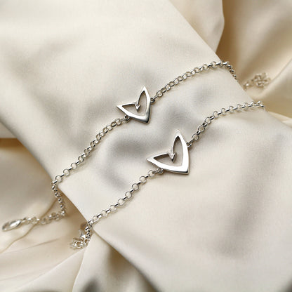 Santes Dwynwen: Sterling Silver Dragon Tail Heart Bracelet