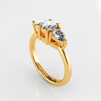 Éclat: Vintage Diamond Trilogy Engagement Ring