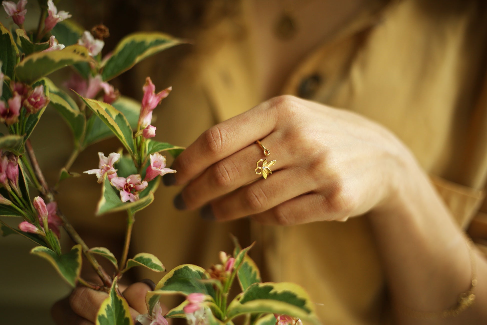 Bee Alive: 18ct Yellow Gold Plated Flower Ring - Neil Rayment Goldsmiths