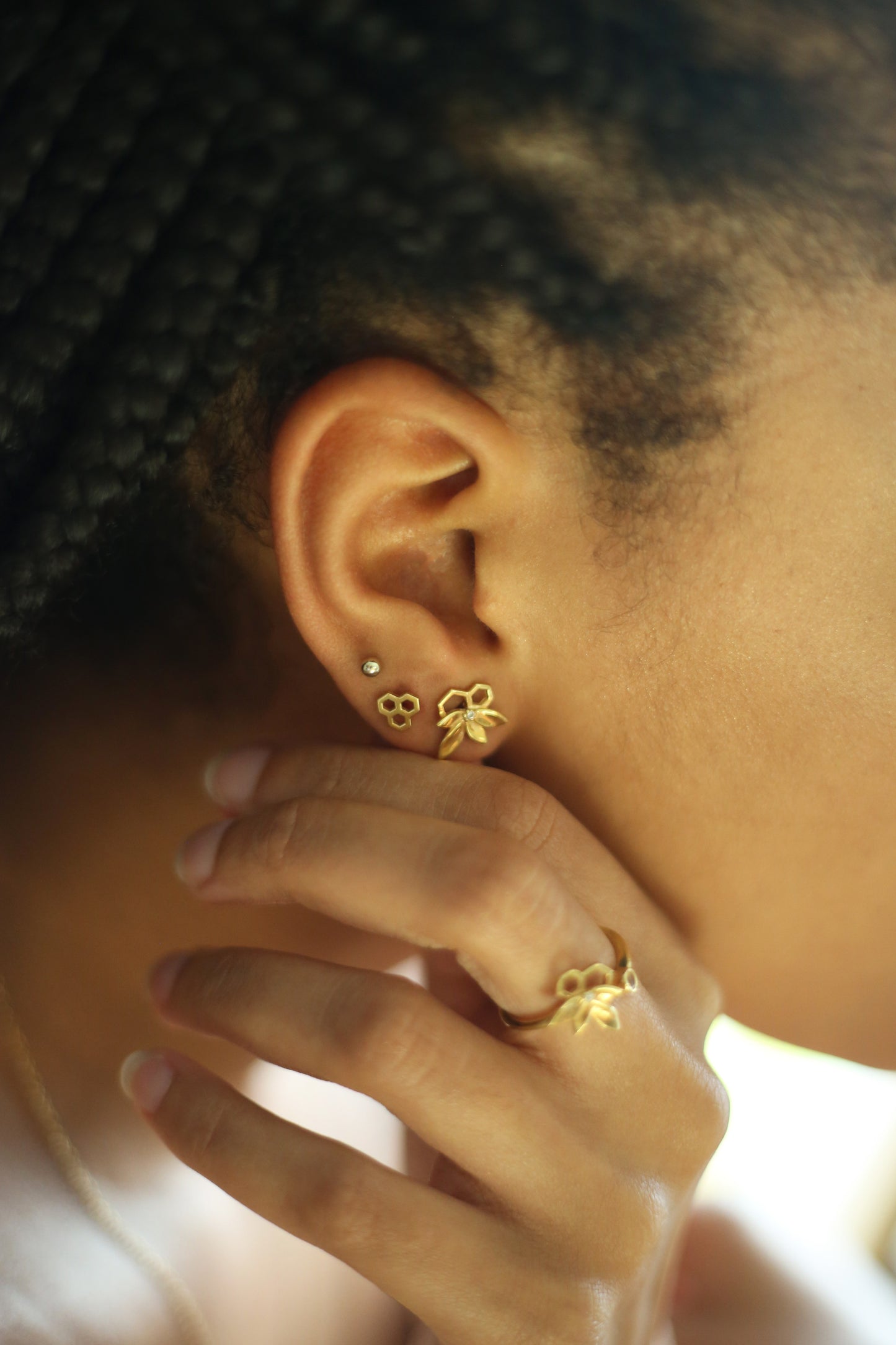 Bee Alive: 18ct Yellow Gold Plated Honeycomb Stud Earrings