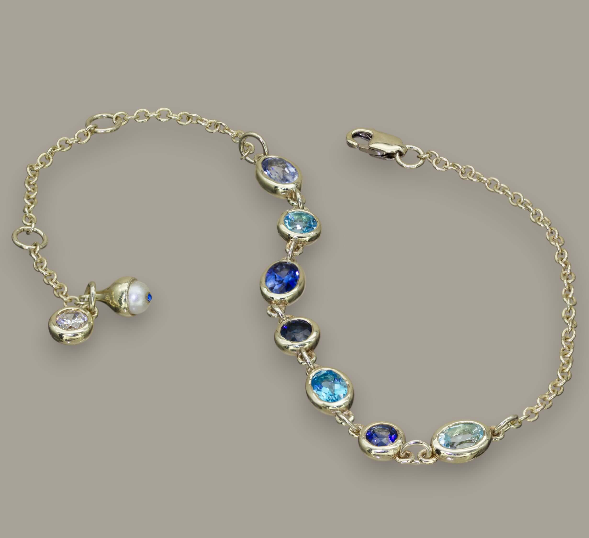 Blue Stone bezel-set pebble bracelet